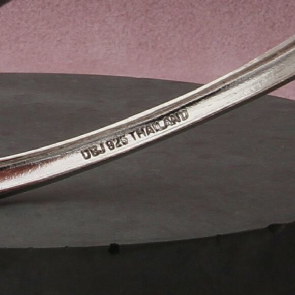 victoria townsend sterling silver pave diamond bangle bracelet size 7.25in - Picture 3 of 3